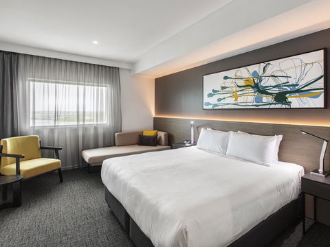 BEST WESTERN PLUS Lake Kawana Hotel - Click Find 7