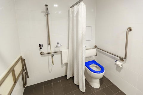 BEST WESTERN PLUS Lake Kawana Hotel - Click Find 26