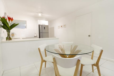 The White House Port Douglas - Click Find 13
