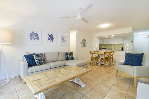 The White House Port Douglas - Click Find 28