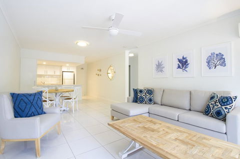 The White House Port Douglas - Click Find 5