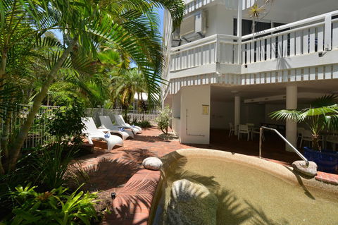 The White House Port Douglas - Click Find 19