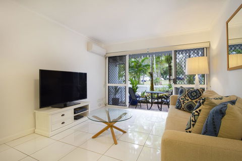 The White House Port Douglas - Click Find 16