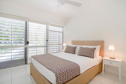 The White House Port Douglas - Click Find 26