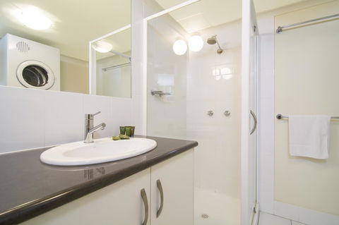 The Port Douglas Queenslander - Click Find 10