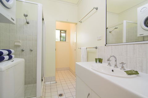 The Port Douglas Queenslander - Click Find 12