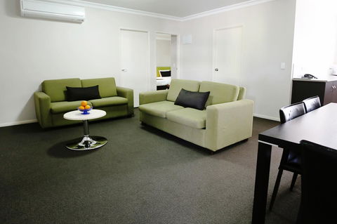 Drovers Motor Inn - DBD 11