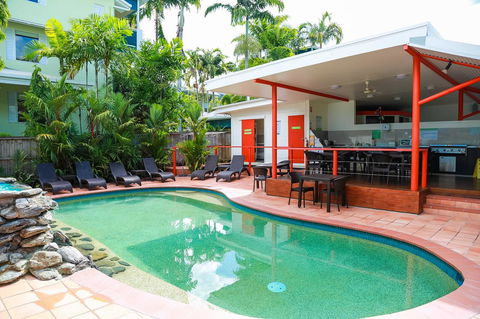 Port Douglas Motel - Click Find 23