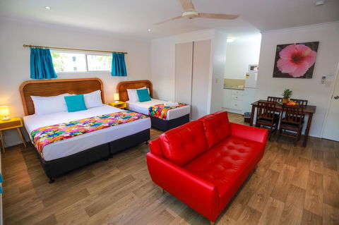 Port Douglas Motel - Click Find 2