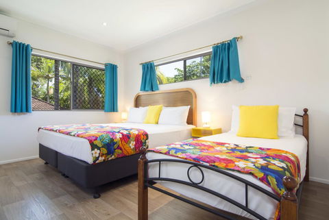 Port Douglas Motel - Click Find 40