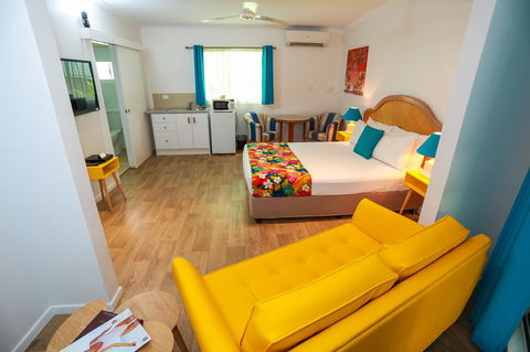 Port Douglas Motel - Click Find 19