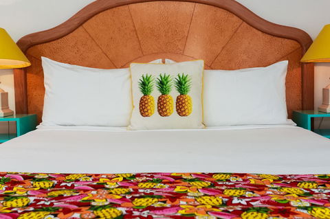 Port Douglas Motel - Click Find 20