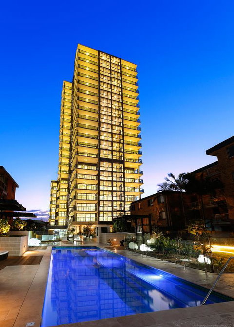 Boardwalk Burleigh Beach - Official - Click Find 7