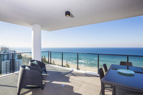 Boardwalk Burleigh Beach - Official - Click Find 2