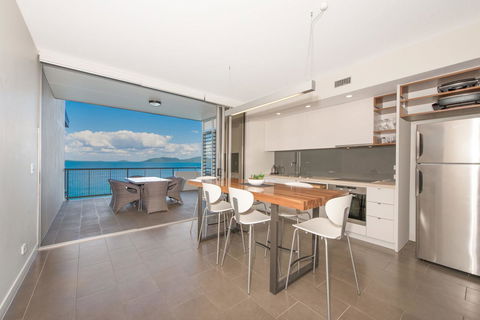 1 Bright Point Apartment 4501 - Bet 4u 2