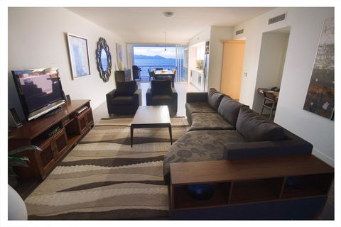 1 Bright Point Apartment 5201 - Bet 4u 1