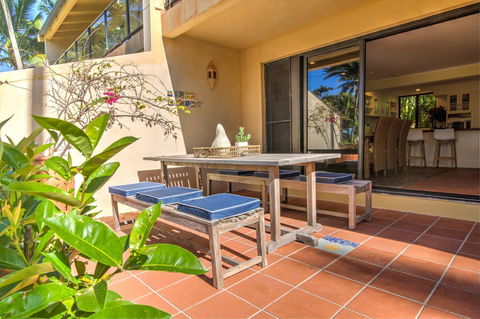 Number 2 On The Beach | Beautiful Beachfront Villa - Click Find 8