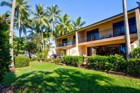 Number 2 On The Beach | Beautiful Beachfront Villa - Click Find 22
