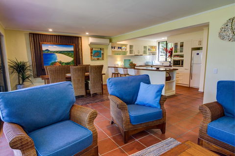 Number 2 On The Beach | Beautiful Beachfront Villa - Click Find 5