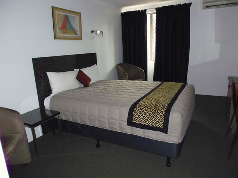 Burke & Wills Motor Inn - Click Find 5