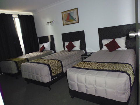 Burke & Wills Motor Inn - Click Find 4