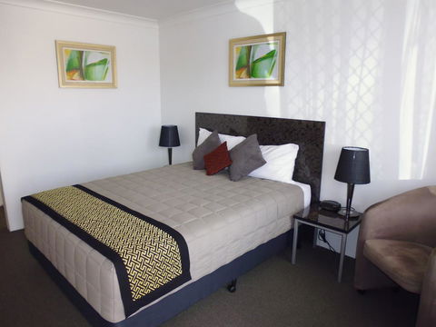 Burke & Wills Motor Inn - Click Find 27