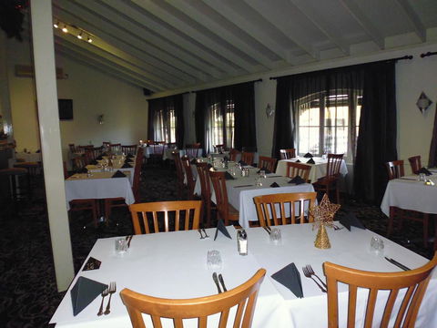 Burke & Wills Motor Inn - Click Find 7