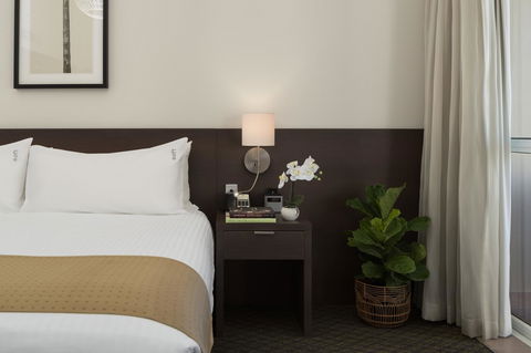 Holiday Inn Cairns Harbourside - Bridge Guide 9