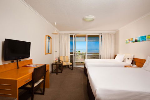 Holiday Inn Cairns Harbourside - Bridge Guide 21