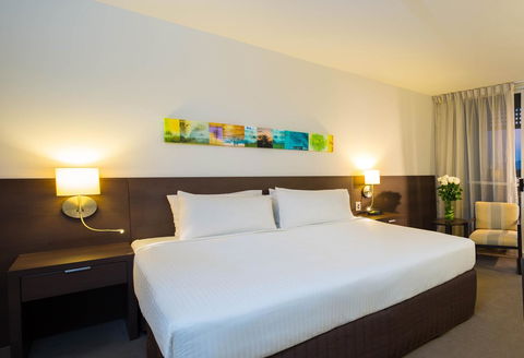 Holiday Inn Cairns Harbourside - Bridge Guide 27