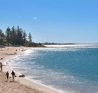 The Norfolks on Moffat Beach - Click Find