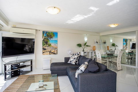 Gemini Court Holiday Apartments - Click Find 5