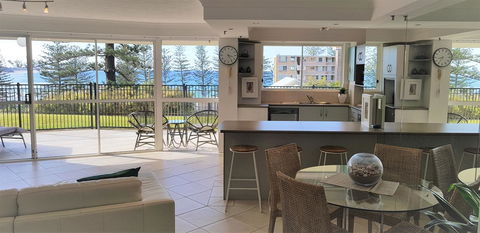 Gemini Court Holiday Apartments - Click Find 23
