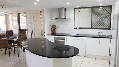 Gemini Court Holiday Apartments - Click Find 18