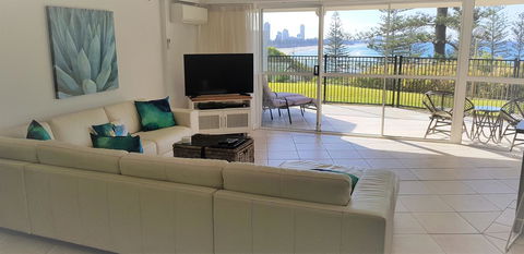 Gemini Court Holiday Apartments - Click Find 26