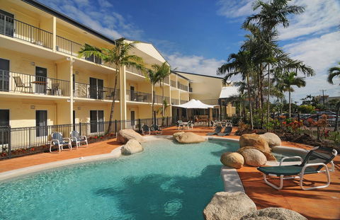 Cairns Queenslander Hotel & Apartments - Bridge Guide 2