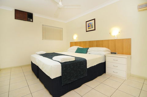 Cairns Queenslander Hotel & Apartments - Bridge Guide 18