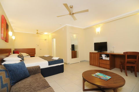 Cairns Queenslander Hotel & Apartments - Bridge Guide 15
