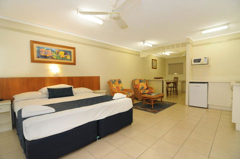Cairns Queenslander Hotel & Apartments - Bridge Guide 22