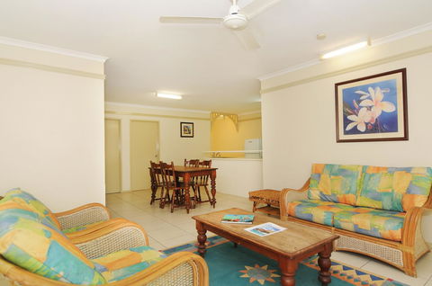Cairns Queenslander Hotel & Apartments - Bridge Guide 14