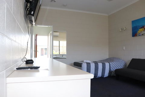 YAL Cairns - A Motel That Makes A Difference - Bridge Guide 8
