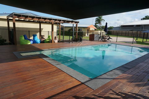 YAL Cairns - A Motel That Makes A Difference - Bridge Guide 0