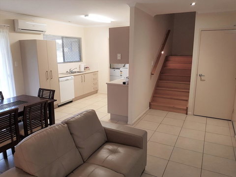 The Palms Motel - Bet 4u 9