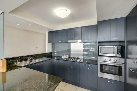 Broadbeach On The Park, 3 Bed Ocean - We Accommodate - Bet 4u 16