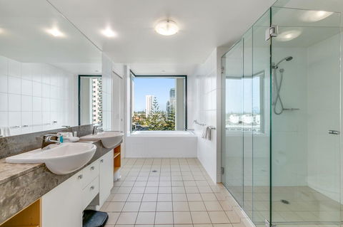 Broadbeach On The Park, 3 Bed Ocean - We Accommodate - Bet 4u 15