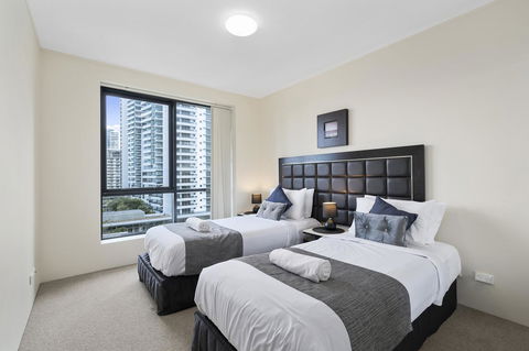 Broadbeach On The Park, 3 Bed Ocean - We Accommodate - Bet 4u 8