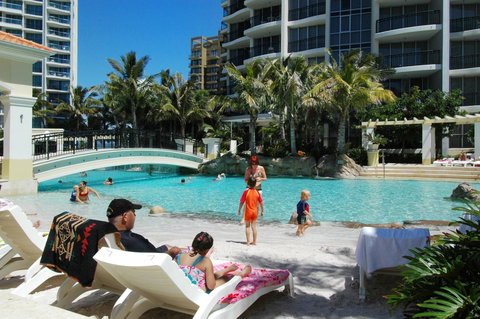 GCHR Chevron Renaissance - Click Find 15