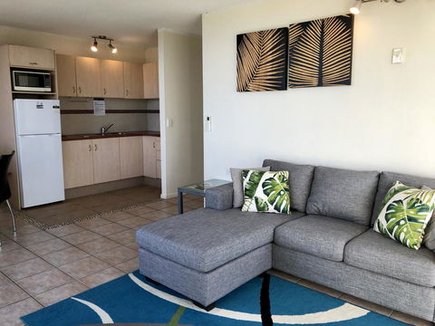 Hi Ho Beach Front Apartments On Broadbeach - Bet 4u 1
