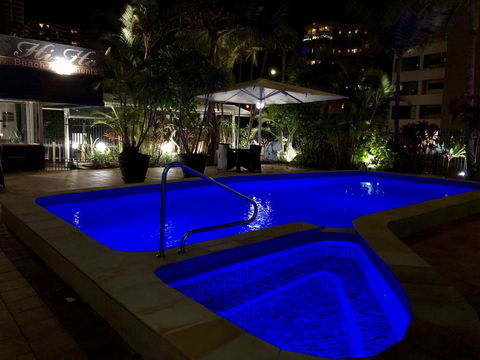 Hi Ho Beach Front Apartments On Broadbeach - Bet 4u 4