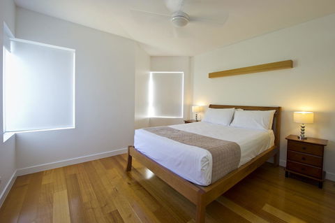 Maggies Beachfront Apt. 13 - Bet 4u 12
